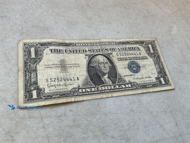 Lot 49-5515517 - 1957 B BLUE SEAL UNITED STATES ONE DOLLAR SILVER CERTIFICATE