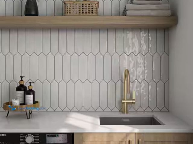 Lot 49-1560744 - Approx 8sq ft of Daltile LuxeCraft Artic White Glossy 3 in. x 12. in. Glazed Ceramic Picket Wall Til...