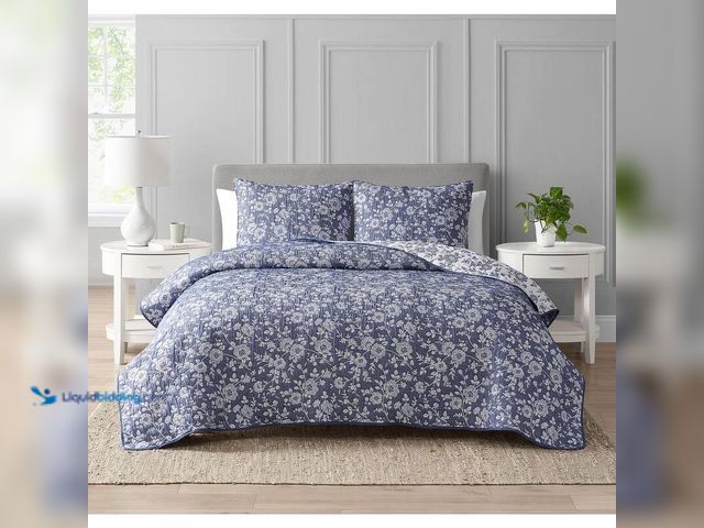 Lot 49-5406246 - Marguerite Floral Navy 3-Piece Soft Matelasse Cotton Blend Jacquard Quilt Set - Full/Queen, Unused.