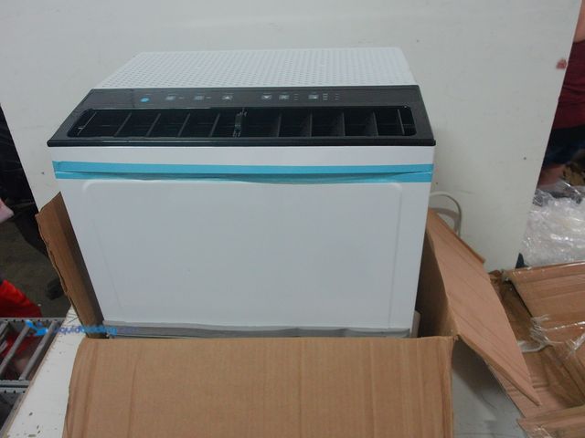 Lot 49-3614453 - PARTS/REPAIR: 12K BTU 120V Window Air Conditioner (For up to 550sq/ft) - Through the Wall AC with De...