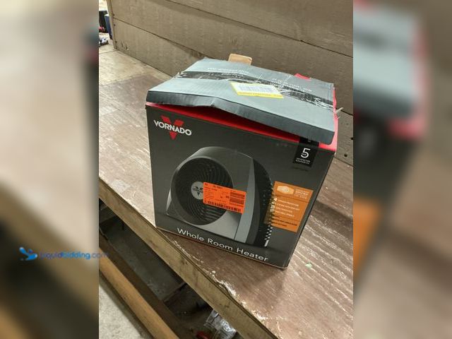 Lot 49-5477898 - VORNADO VH240 1500-WATT BLACK ELECTRIC FAN SPACE HEATER ADVANCED SAFETY FEATURES (tested works) Used