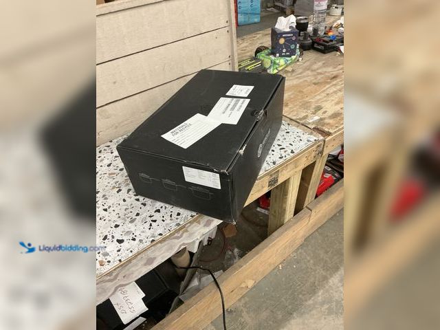 Lot 49-5485329 - HexClad 6-piece Saucepan Set. Item 1394630 | Model 859006007076. Unused