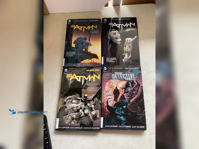Lot 49-5350427 - Other LOT OF 4 TRADE PAPER BACK BOOKS COMICS BATMAN THE NEW 52 BY DC COMICS HARDCOVER