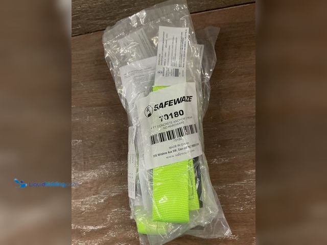 Lot 49-5484468 - SAFEWAZE 70200 Concrete Anchor Strap (4pack) New
