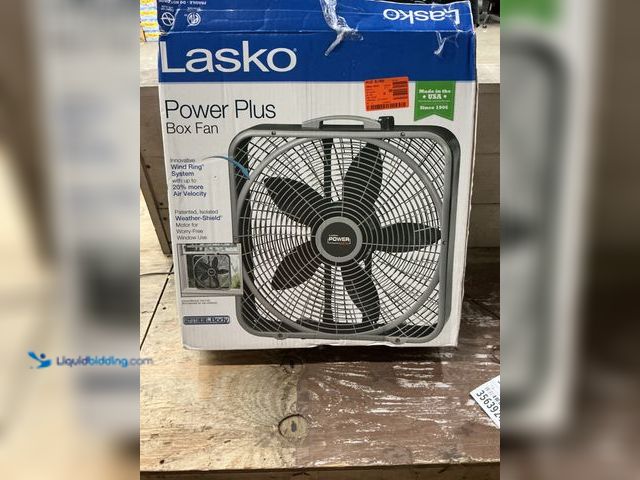 Lot 49-3563923 - Lasko 20 in. Power Plus Box Fan. Model; 046013461377. unused