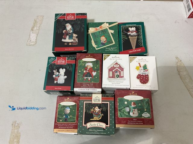 Lot 49-1835341 - Other WOW AN AMAZING LOT OF 10 HALLMARK ORNAMENTS FROM VARIOUS YEARS AND TYPES ALL IN ORIGINAL BOXES...