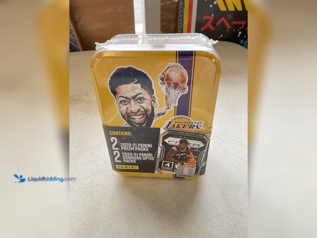 Lot 49-1505767 - COLLECTIBLE FACTORY SEALED 2020-21 PANINI PRIZM BASKETBALL TIN 4 PACKS OF CARDS #COINS0122