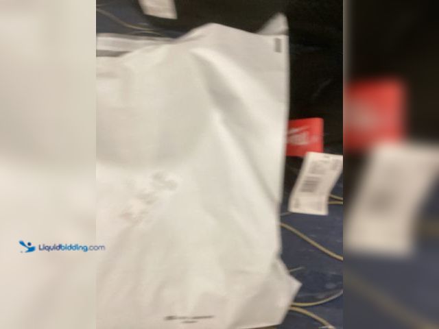 Lot 49-3539709 - Milwaukee
Large/Extra Large Black Fitted Hat Internet # 311972898
Model # 504B-LXL
Store SKU # 10...