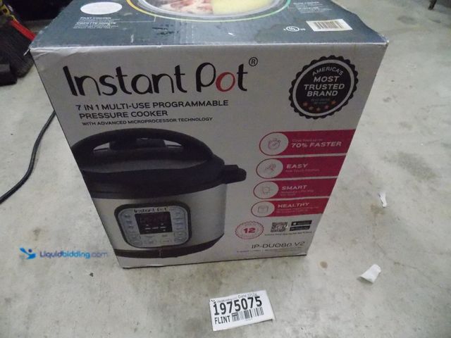 Lot 49-1975075 - New Instant Pot  IP-DUO80 V2 7 In 1 Multi-Use Programmable Pressure Cooker  Instant Pot 7 In 1 Multi...