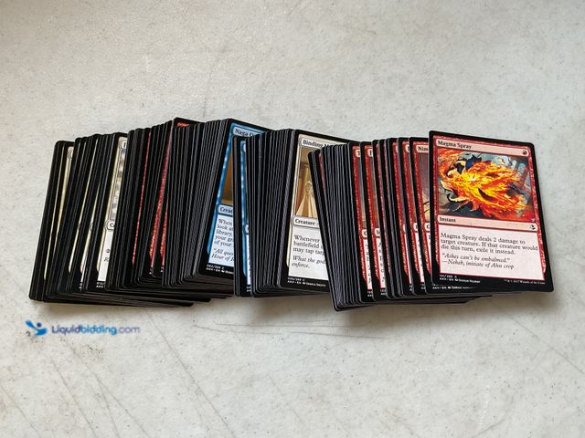 Lot 49-1830509 - COLLECTIBLE AWESOME STACK OF 100+ MAGIC THE GATHERING COLLECTIBLE TRADING CARDS VARIOUS YEARS AND TY...