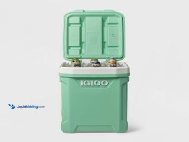 Lot 49-5433913 - Igloo Latitude 94 Cans/60qt Rolling Cooler - Seafoam: Wheels, Retractable Handle, Cup Holder. Item i...