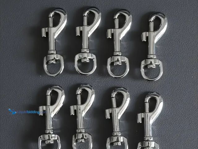Lot 49-1814163 - (10pcs) Heavy-Duty Zinc Alloy P-buckle Flag Swivel Hooks - 3.58"