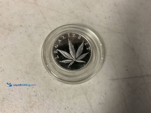 Lot 49-1810308 - 1/2 OZ .999 FINE SILVER COLLECTIBLE 25 CENT PIECE #COINS1113