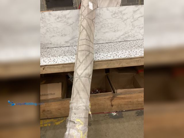 Lot 49-5406818 - 8x10 Gray/White Area rug, Used. No factory picture.