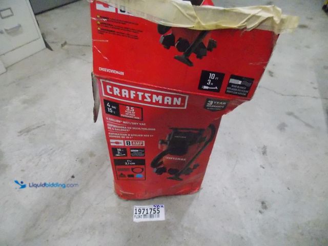 Lot 49-1971755 - Electric Craftsman CMXEVCVVCM408 Shop Vac Craftsman 4 Gallon Shop Vac With Hose And Accessories Used...