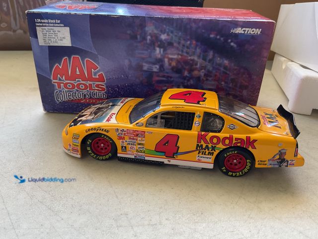 Lot 49-1971430 - Other ACTION RACING BOBBY HAMILTON #4 KODAK MAX FILM ARMED FORCES NAVY 2000 MONTE CARLO NEW IN BOX
