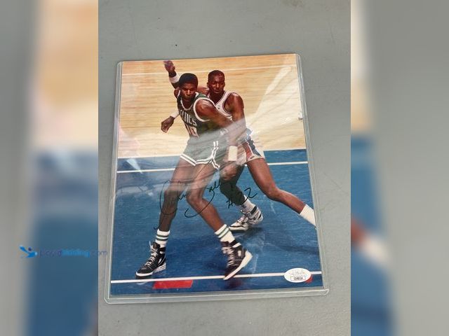 Lot 49-1820856 - COLLECTIBLE AUTOGRAPHED JOHN SALLEY 8X10 DETROIT PISTONS PICTURE IN HARD CASE. JSA CERTIFICATION. AM...