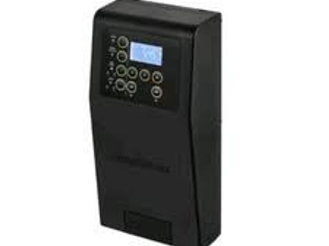 Lot 49-5539991 - Hampton Bay 200W Digital Landscape Lighting Transformer. Model: ER-200-1215-AL. New