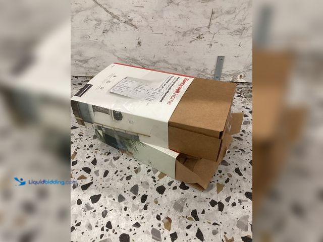 Lot 49-3528096 - Honeywell Home
Horizontal Non-Programmable Thermostat and Honeywell Home
Economy Non-Programmable ...