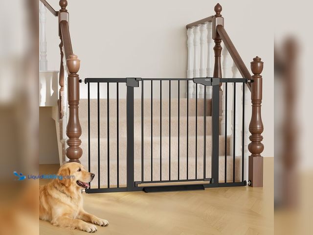 Lot 49-5545658 - Cumbor Safety Gate, Fits 29.7 to 51.5 Inches Wide, Unused