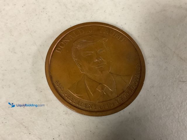 Lot 49-1811332 - LARGE PRESIDENT DONALD TRUMP 5 OUNCE .999 FINE COPPER COIN