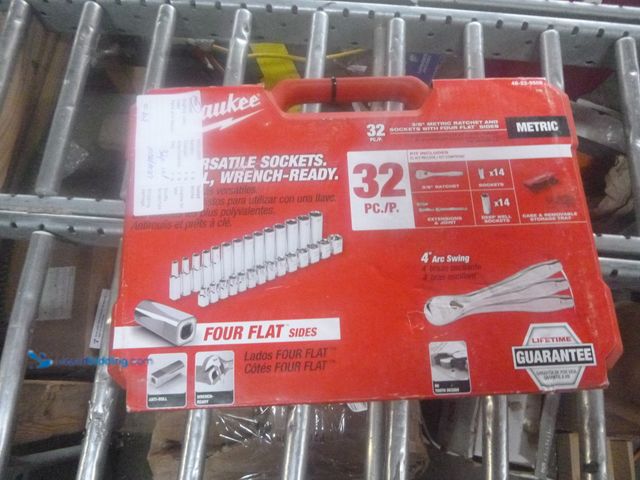 Lot 49-1514986 - Milwaukee  3/8 in. Drive 32 pc. Ratchet & Socket Set - Metric Model #48-22-9508, New  Ref#AHDPA0717