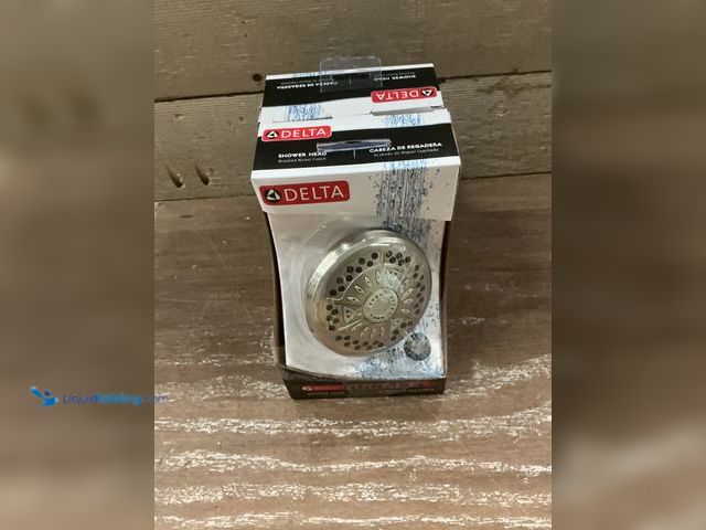 Lot 49-5484787 - Delta Classic Single-Handle 5-Spray Tub and Shower Faucet Chrome (2pack) New