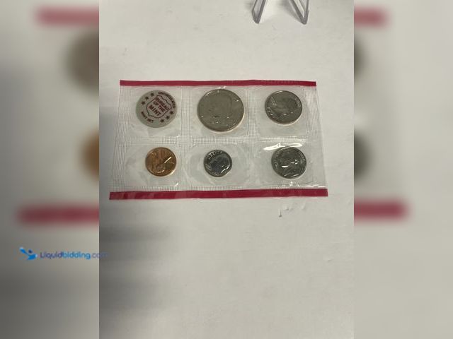 Lot 49-910551 - 1972 U.S. Uncirculated Mint Set – Original Government Packaging This original 1972 U.S. Mint Uncircu...