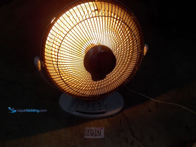 Lot 49-1971741 - Electric One Stop Gardens  62313 Portable Heater One Stop Gardens Electric Space Heater Used In Poor...