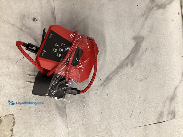 Lot 49-5561027 - MILWAUKEE TOOL
42-04-0820 65W ADAPTER 2847-20, Unused