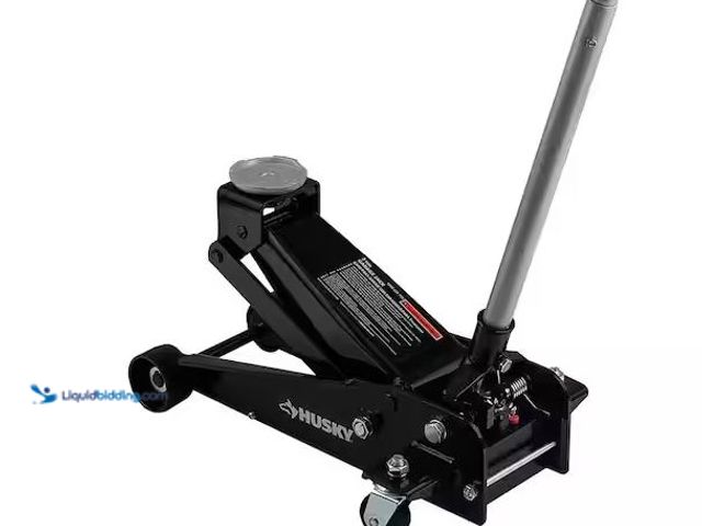 Lot 49-5486753 - Husky
3-Ton Floor Garage Car Jack Internet # 204617108
Model # HD00107
Store SKU # 1000026778 Ite...