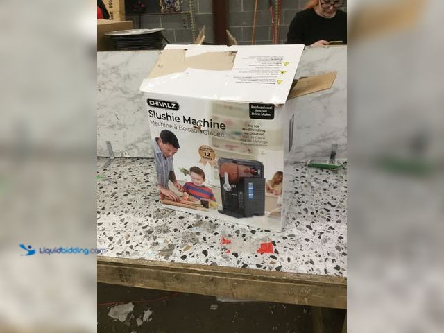 Lot 49-5478779 - Chivalz Slushie Machine Model:AD03 Item is used, powers on