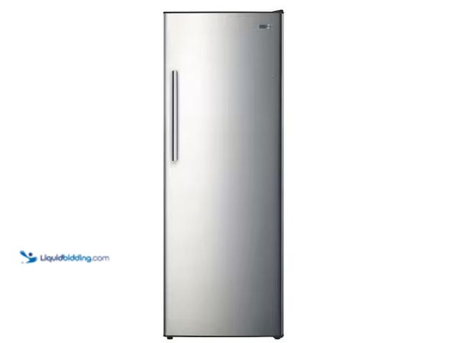 Lot 49-1575779 - Vissani 24 in. 11 cu. ft. Convertible Auto Defrost Garage Ready Upright Freezer/Refrigerator in Stai...