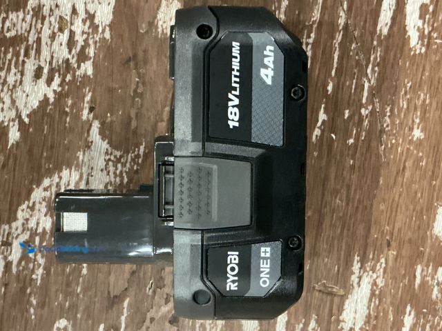 Lot 49-5549948 - RYOBI
ONE+ 18V 4.0 Ah Lithium-Ion Battery Model # PBP005 Unused Powers On