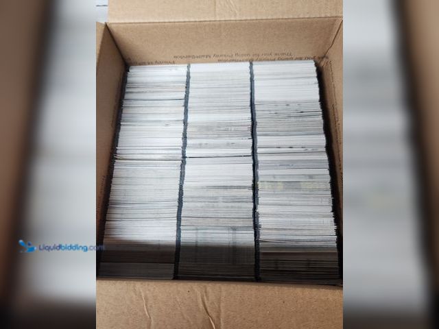 Lot 49-1988941 - BOX OF AROUND 2,000 COLLECTIBLE SPORTS CARDS.