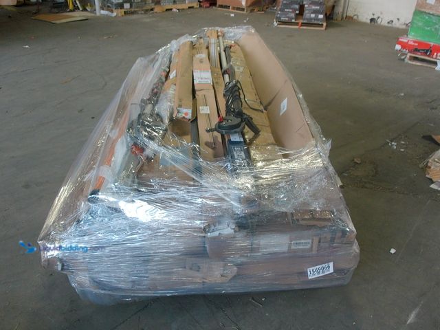 Lot 49-1569066 - Salvage Pallet IMPORTANT: Please note that the condition of this lot is SALVAGE.  Salvage assets are...