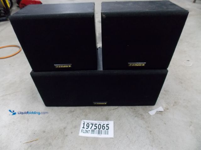 Lot 49-1975065 - 1 Fisher WS-R9738 (X2), WS-C9738 Vintage Speakers  Fisher 3 Piece Vintage Speaker Set Used In Fair C...