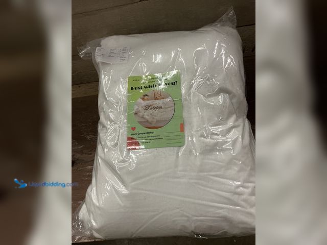 Lot 49-5487762 - Latepis Soft Faux Fur Blanket Unused