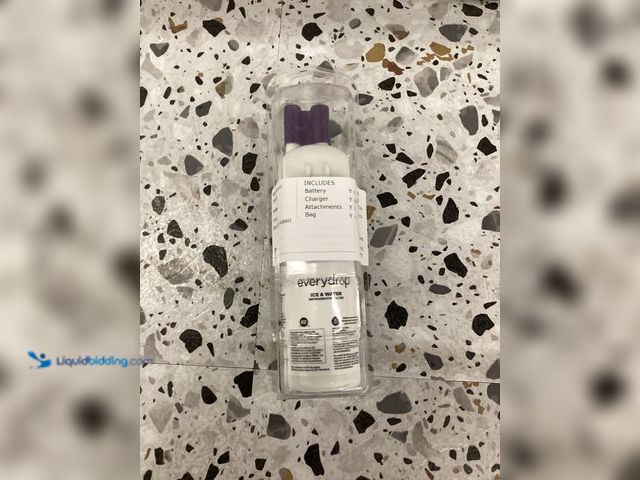 Lot 49-5412853 - Everydrop by Whirlpool Ice and Water Refrigerator Filter 1, EDR1RXD1, Single-Pack, Purple. Item is U...