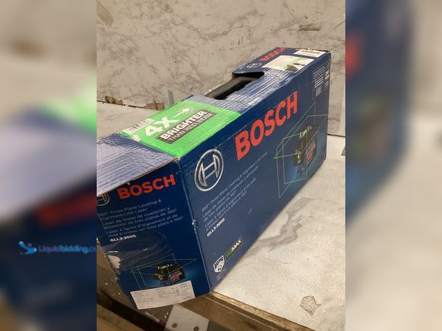 Lot 49-3540265 - Bosch  360-Degree Green-beam Laser Level. Model: Gll3-300g-rt. Unused