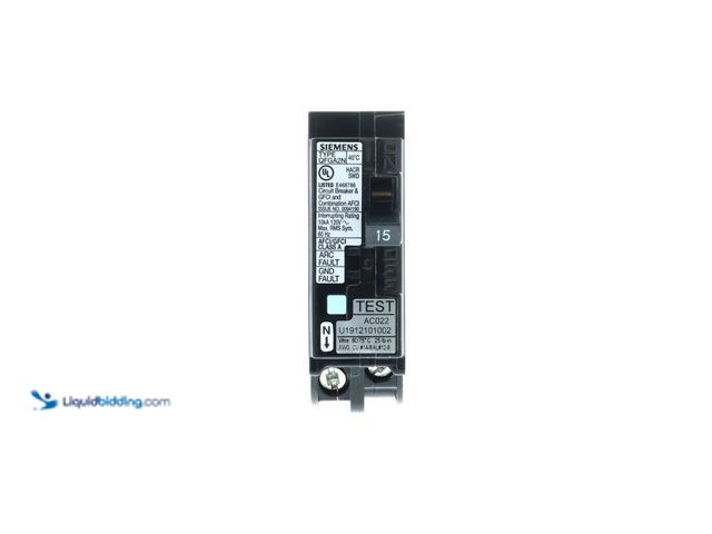Lot 49-3512498 - Siemens
15 Amp 1-Pole Dual Function (CAFCI/GFCI) Plug-On Neutral Circuit Breaker New