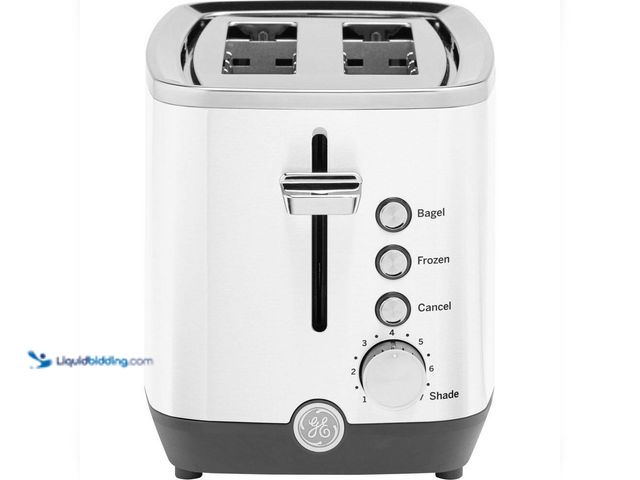 Lot 49-5543472 - GE
2-Slice 850-Watt White Toaster with 7-Shade Settings. Model # G9TMA2SGYWH. Unused