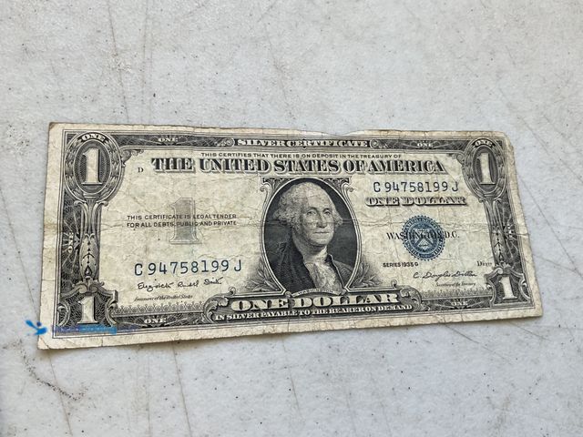 Lot 49-1975499 - 1935 G BLUE SEL UNITED STATES ONE DOLLAR SILVER CERTIFICATE