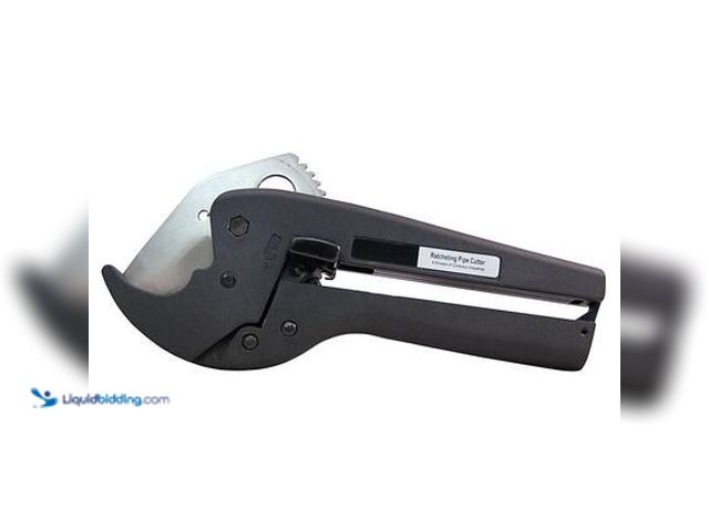 Lot 49-3564931 - Apollo 1/8 in. to 1-1/4 in. Ratcheting PVC Pipe and Tubing Cutter. Model # 69PC02PZ. Unused