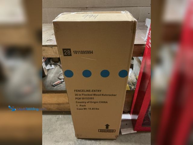 Lot 49-3527491 - 3ft Nutcrackers (2piece) (green and red) New