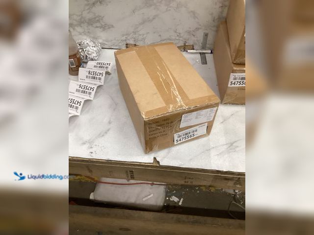 Lot 49-5475565 - QTY 12 - Disney 100th Surprise Capsule Series 1. Model: 19551. Unused