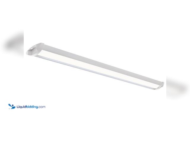 Lot 49-5538576 - QTY 2 - Commercial Electric
1-Pack 44 in. 3400 Lumens Easy Install LED Wraparound Light Fixture 120...