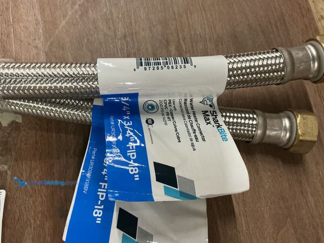 Lot 49-5413301 - 2pck of Sharkbite Max 3/4 in. Push-to-Connect x 3/4 in. FIP x 18 in. Heater Connector Ba
