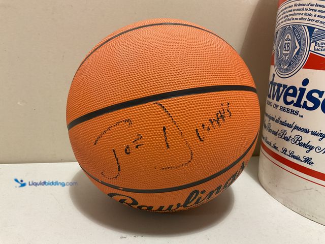 Lot 49-1835312 - Other VRY NICE JOE DUMARS DETROIT PISTONS BAD BOYS LEGEND AUTOGRAPHED BASKETBALL #COINS0723