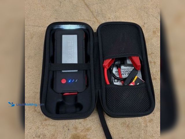 Lot 49-5551373 - VECTOR 1600 Peak Amp Lithium Jump Starter, Portable Power, Unused with attachments
